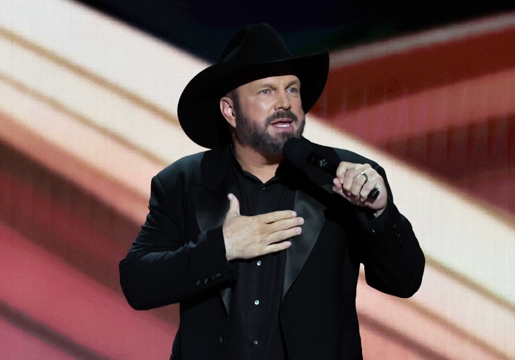 co-host-garth-brooks-speaks-onstage-during-the-58th-academy-news-photo-1728049370